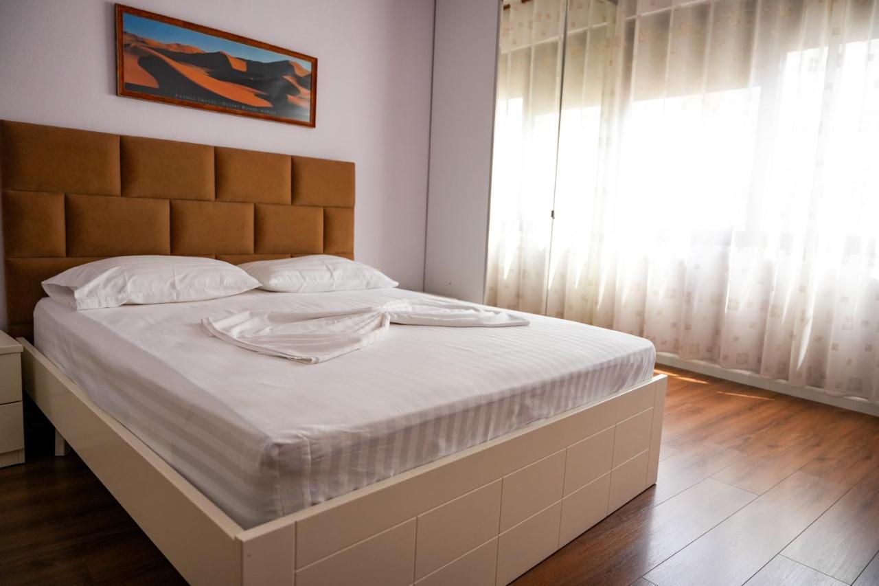 Cozy Apartment In The Heart Of Tirana ! Bagian luar foto
